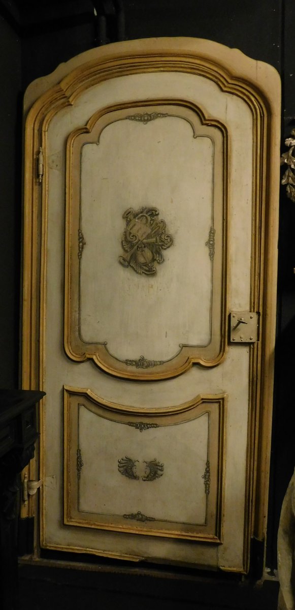 ptl468 lacquered door, 18th century, dimensions 260 x 130 cm max